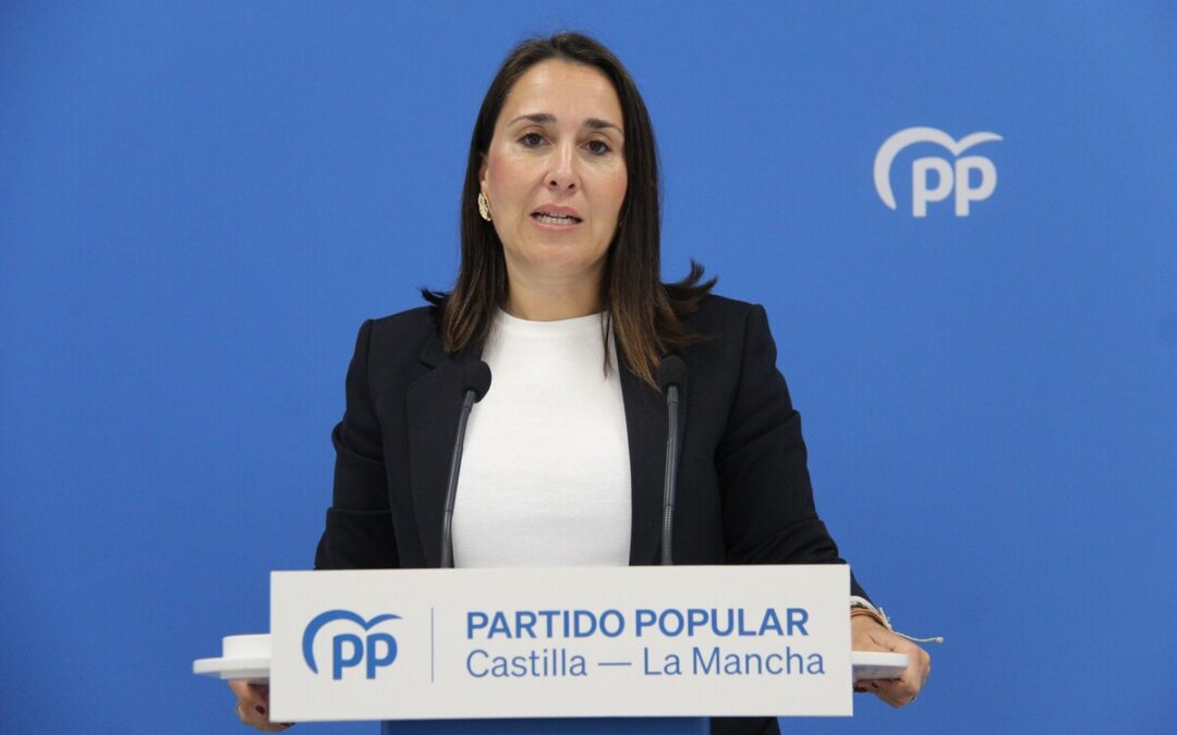 Hernández exige a Page la retirada de su apoyo a Sánchez en el Congreso Federal del PSOE tras llegar las tramas de corrupción “a las puertas de La Moncloa”