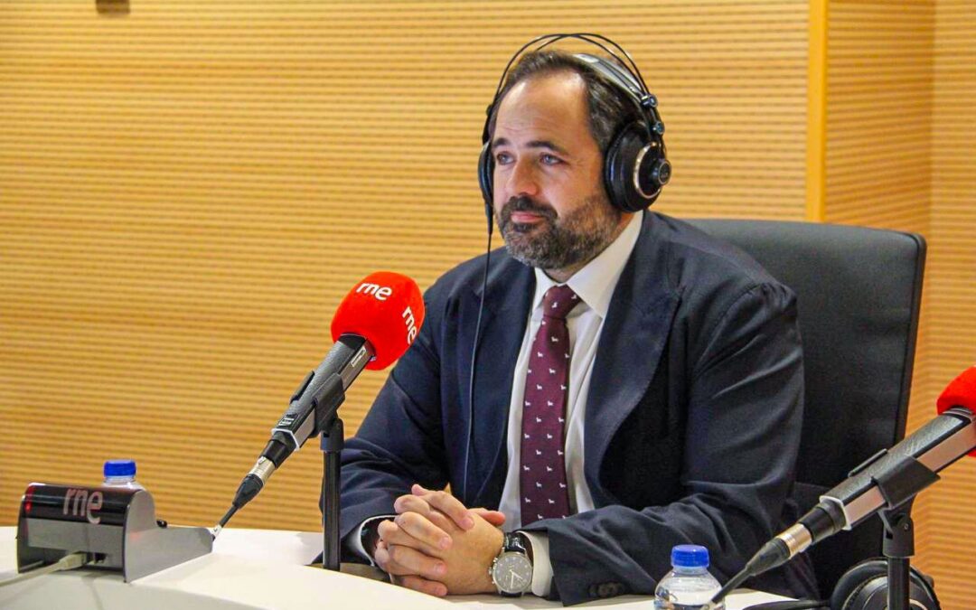 Núñez afirma que este fin de semana se verá “lo de siempre” con Page buscando “un micrófono” para hablar contra Sánchez y sus delegados votando “sí” a su reelección