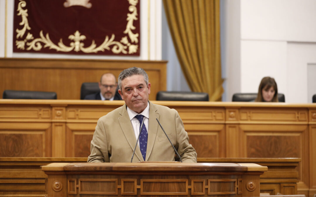 Lucas-Torres exige al Gobierno regional que garantice el pago de las ayudas a los jóvenes agricultores y propone reservar derechos hídricos para facilitar su incorporación