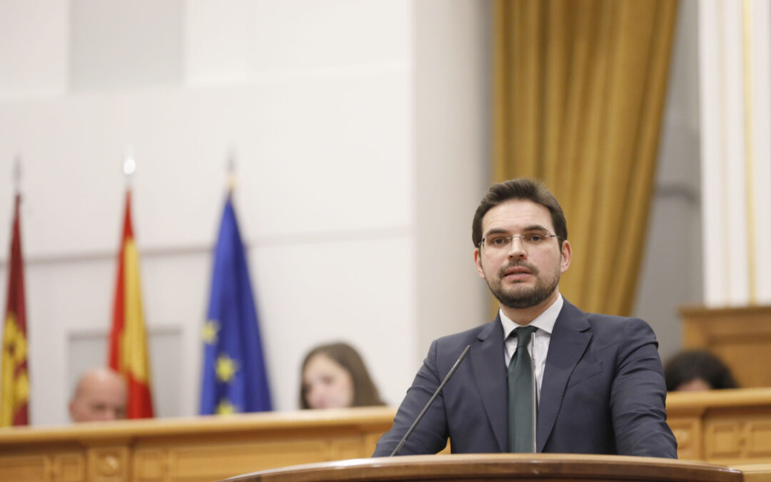 Serrano denuncia que los diez años de Page han empobrecido a los castellanomanchegos y reducido drásticamente su poder adquisitivo