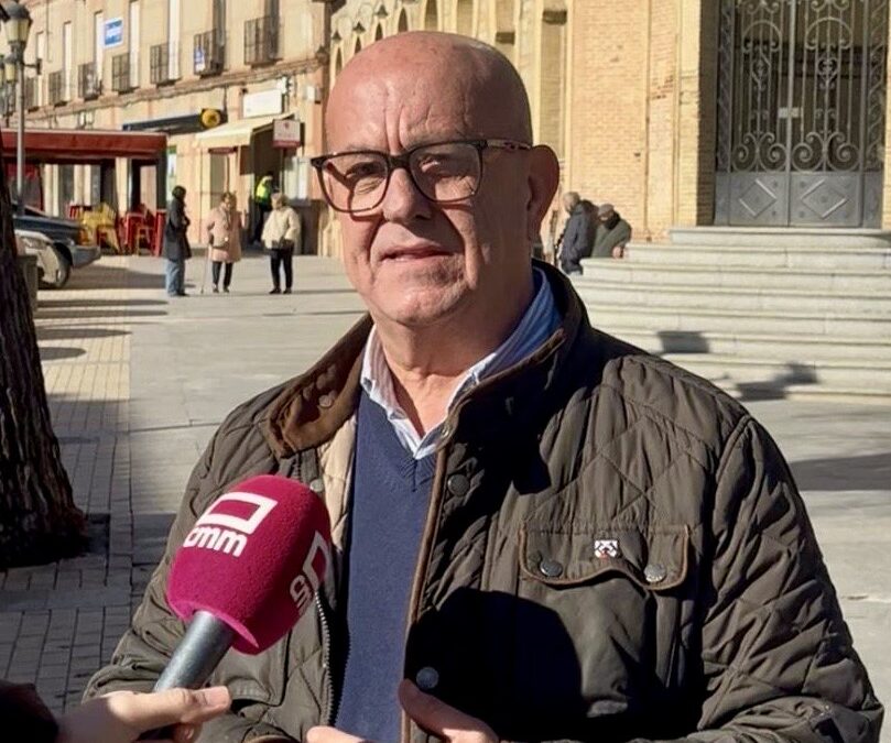 Bravo denuncia el abandono de Page a los ayuntamientos y le critica por estar “a lo suyo” y pensando en cómo colocarse cuando caiga Sánchez