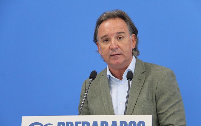 Pérez acusa a Page de atacar a Europa y alinearse una vez más con Sánchez y el populismo antioccidental