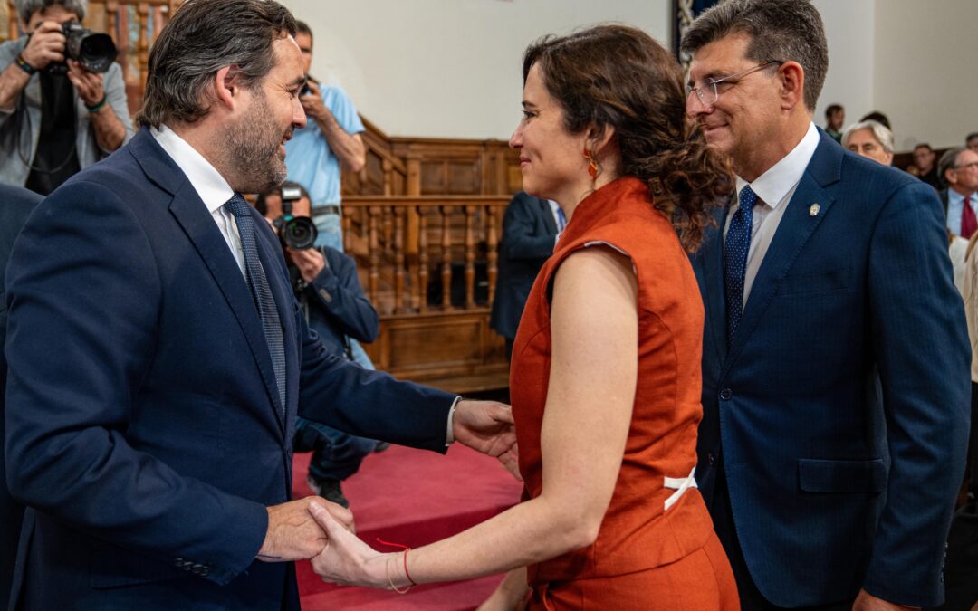 Núñez propone un programa de retención del talento de la mano de la UCLM y la UAH ofreciendo a los alumnos que titulen una primera oportunidad laboral en la región